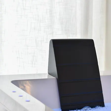 Ad Dimora & Pool - Housea *